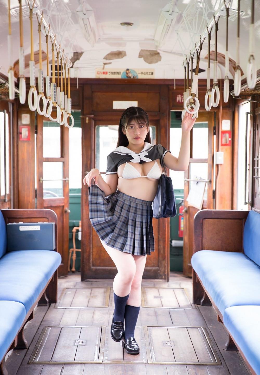 ɫ������