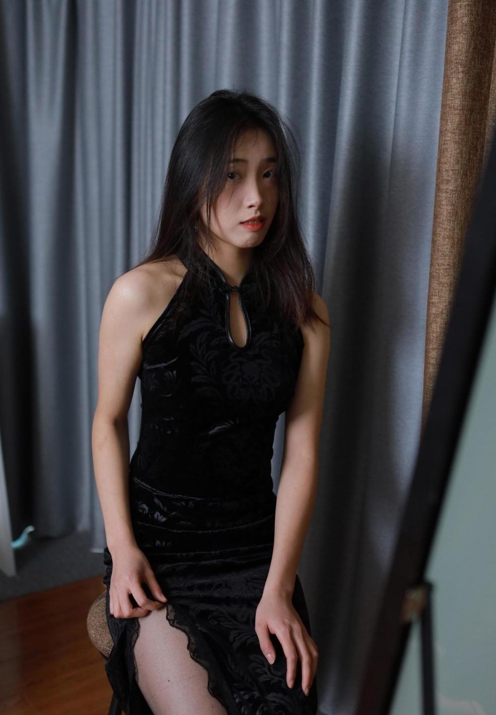 �������