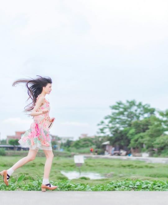 ������ɫ����